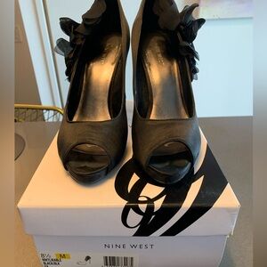 NINE WEST. Size 8.5 glamorous stiletto he